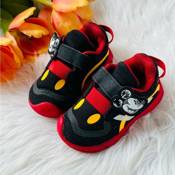 Toddler Adidas ActivePlay Mickey Mouse Sneakers - Picture 2 of 8